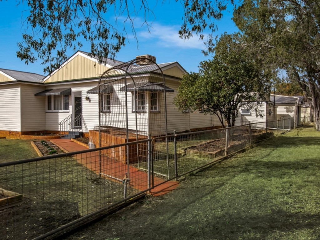 639 cockburn road oakey queensland - horse property